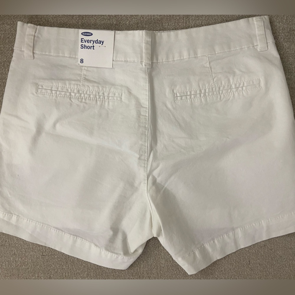 Old Navy NWT White “Everday Shorts” Size 8 - Picture 2 of 3